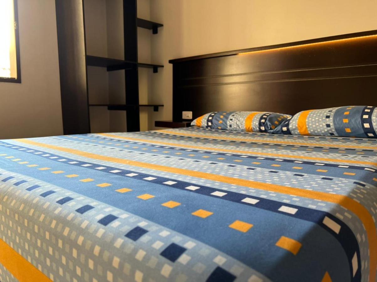 Hotel Marialu Ocaña エクステリア 写真