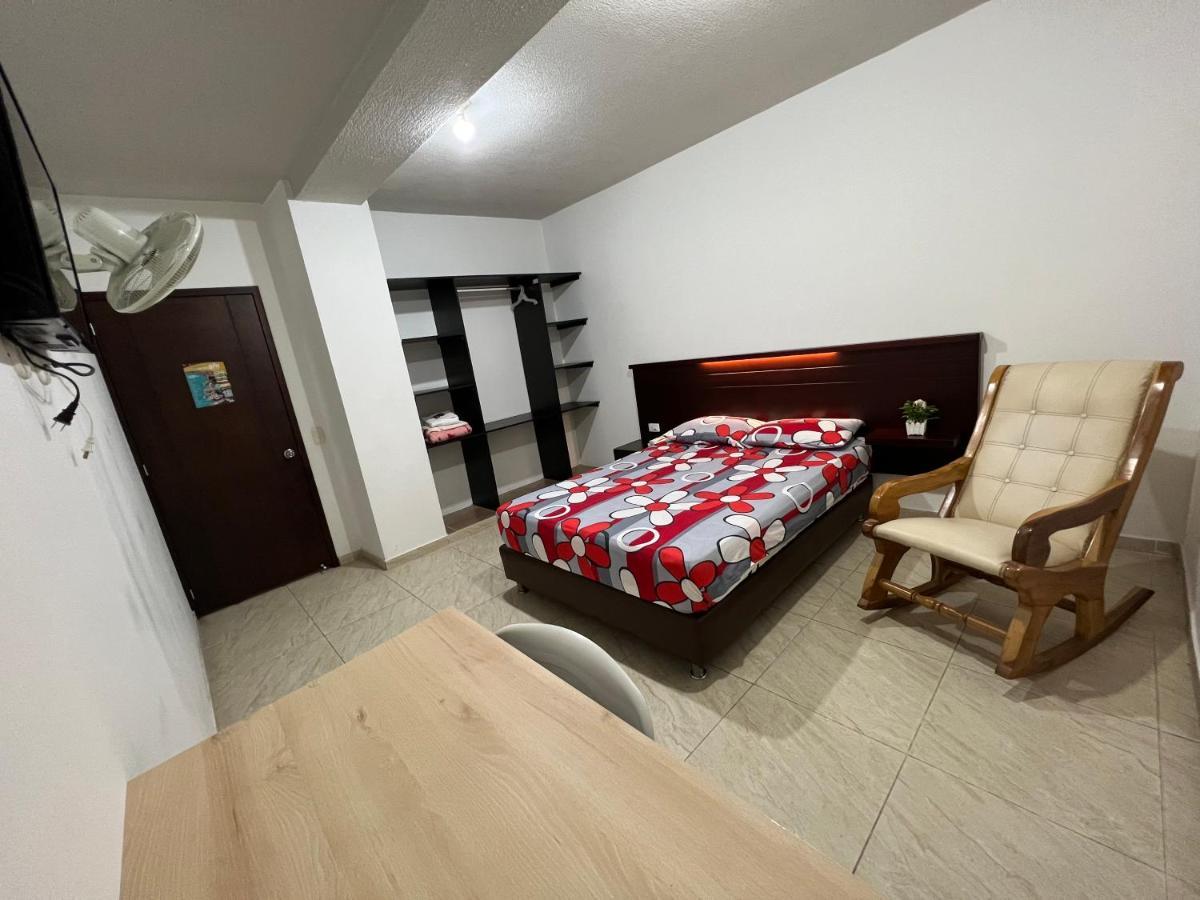 Hotel Marialu Ocaña エクステリア 写真
