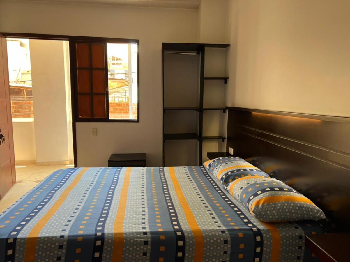 Hotel Marialu Ocaña エクステリア 写真