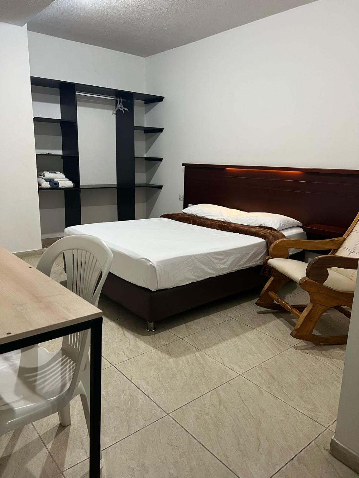 Hotel Marialu Ocaña エクステリア 写真