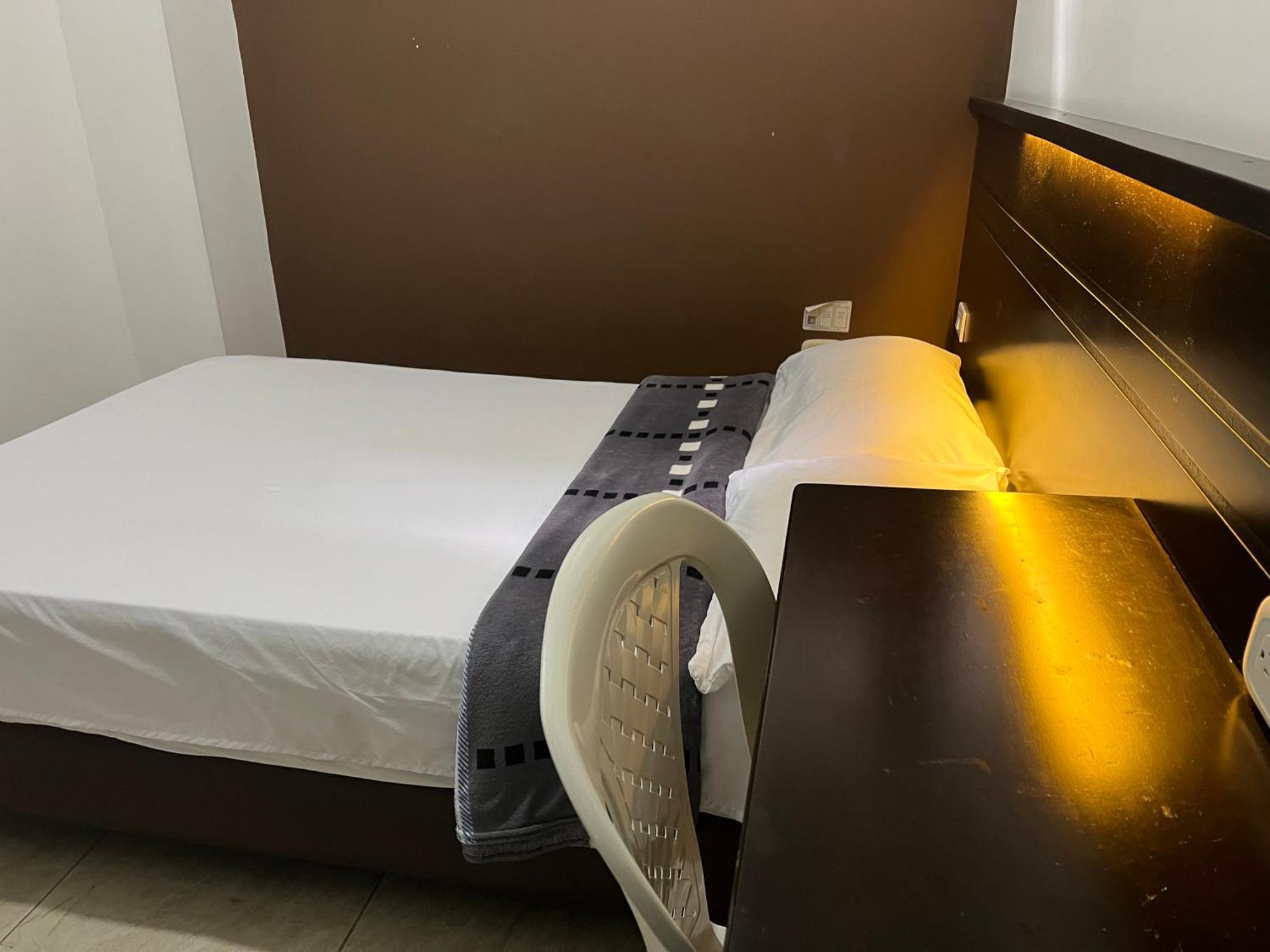 Hotel Marialu Ocaña エクステリア 写真