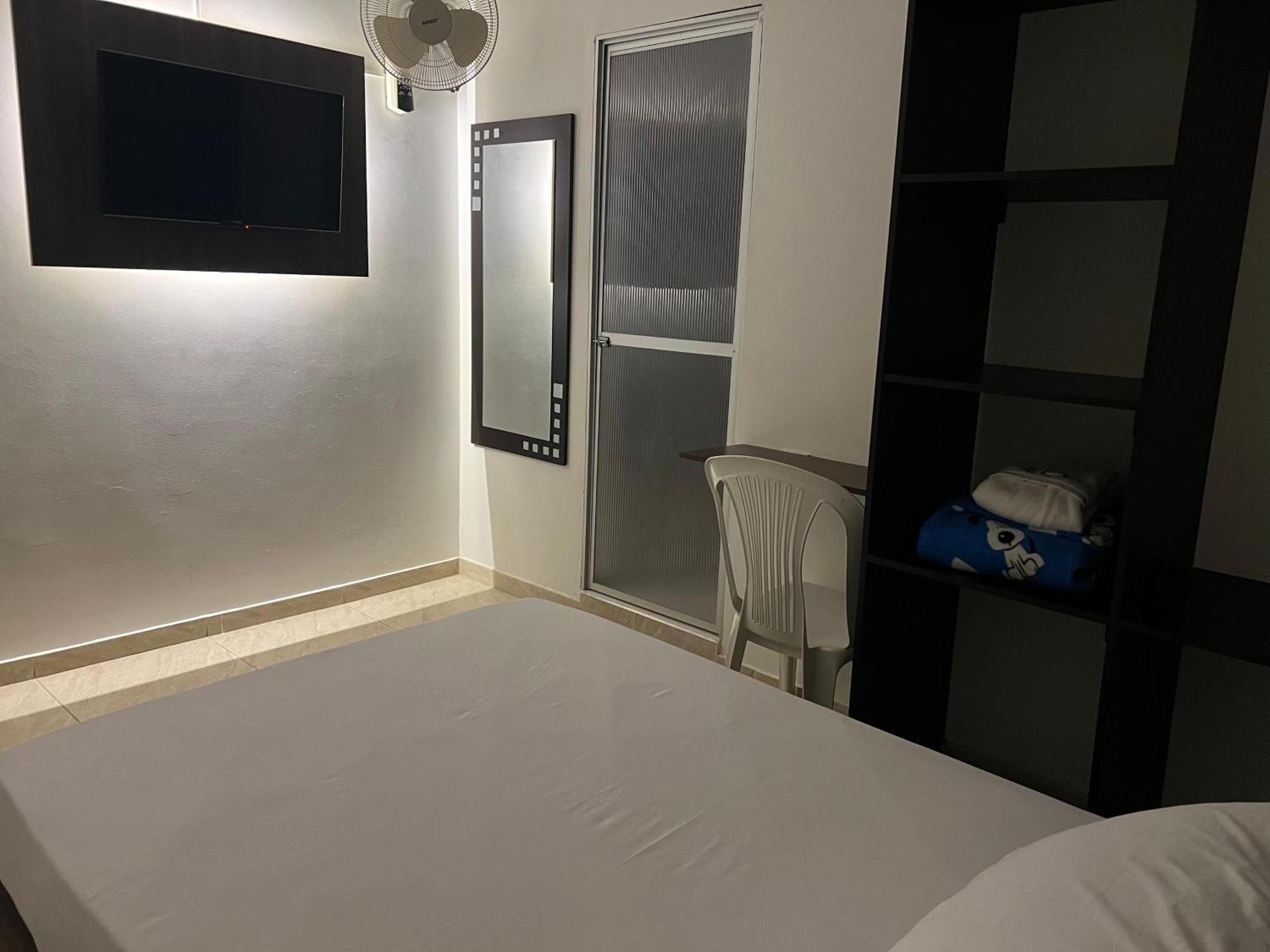 Hotel Marialu Ocaña エクステリア 写真